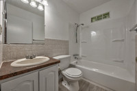 8306CorringtonAve-13