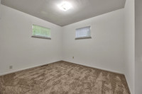 8306CorringtonAve-14