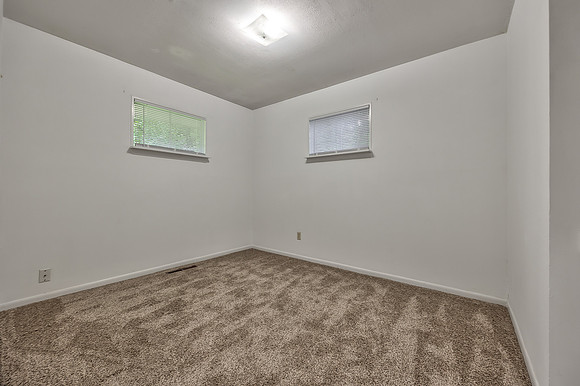 8306CorringtonAve-14