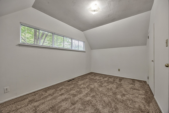 8306CorringtonAve-21