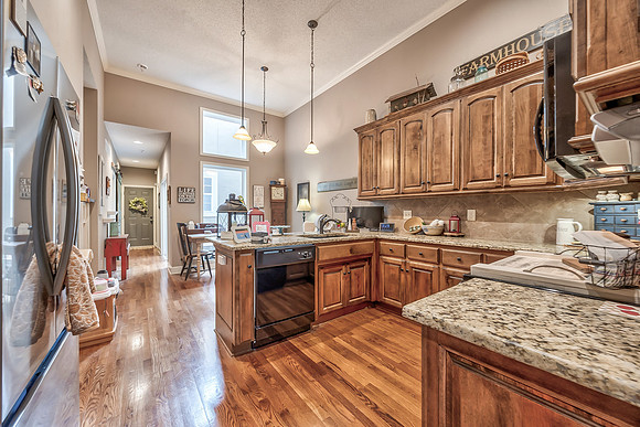 16079SBrookfieldST-13