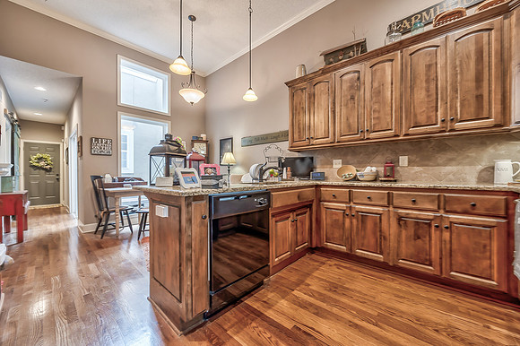 16079SBrookfieldST-12