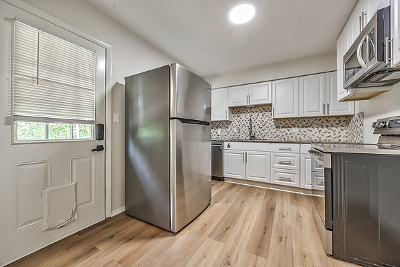 10820W49ST-9