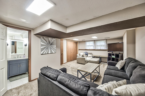 4328SBrentwoodSt-24