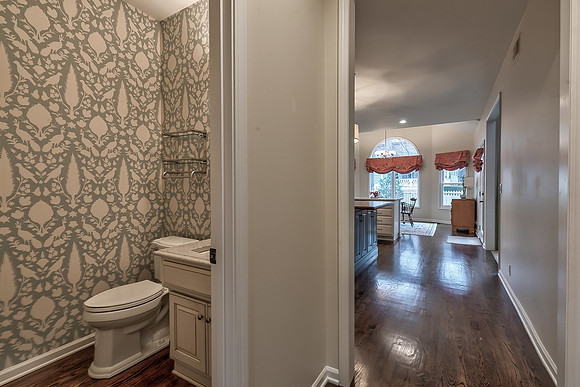 13115LarsenSt-20