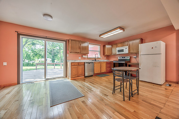 1627EGlennDR-6