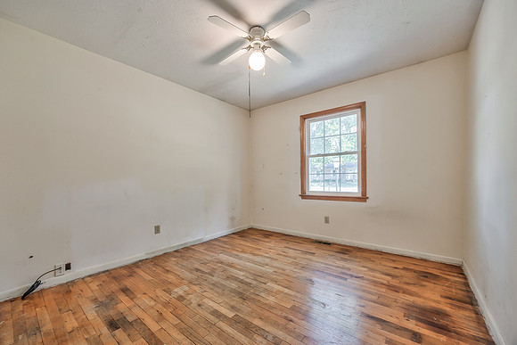 1627EGlennDR-12
