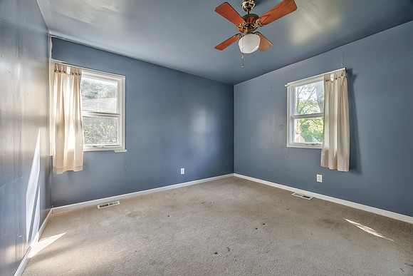 1627EGlennDR-13