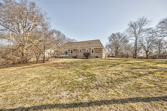 9010WesternHillsDr-38