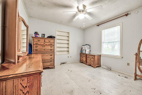 14017StillwellRD-14