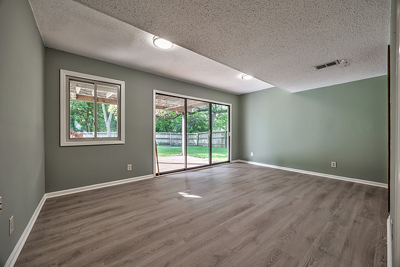 6919HalletDR-24