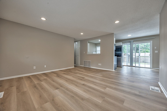 737NWoodlandST-5