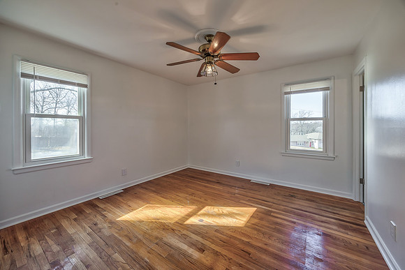 9010WesternHillsDr-4