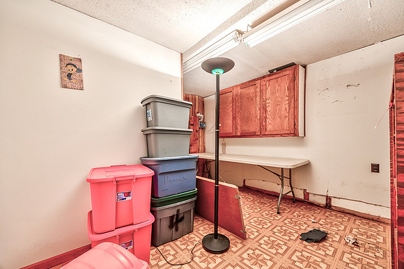14017StillwellRD-29