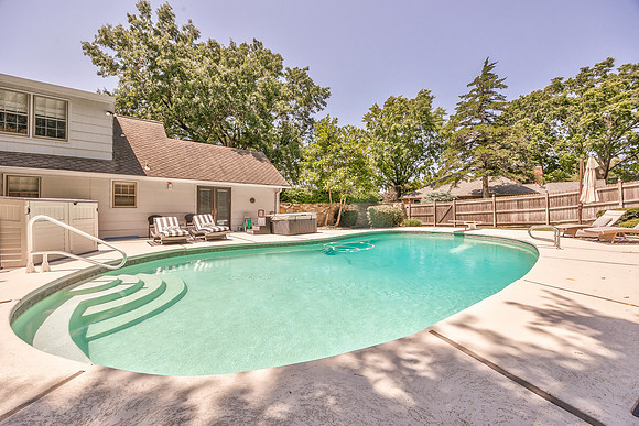 9853RosewoodDR-5