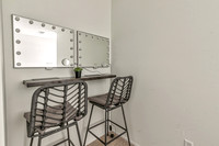 8106MonroviaSt-4