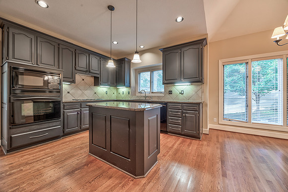 12452LindenST-18