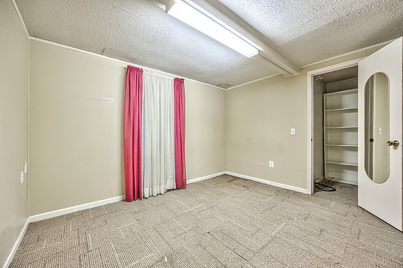 14017StillwellRD-25