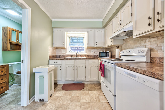 14017StillwellRD-21