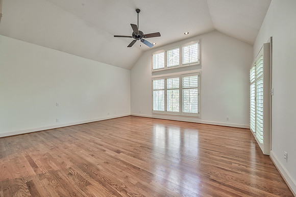 12452LindenST-26
