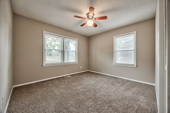 737NWoodlandST-15