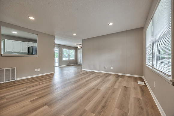 737NWoodlandST-4