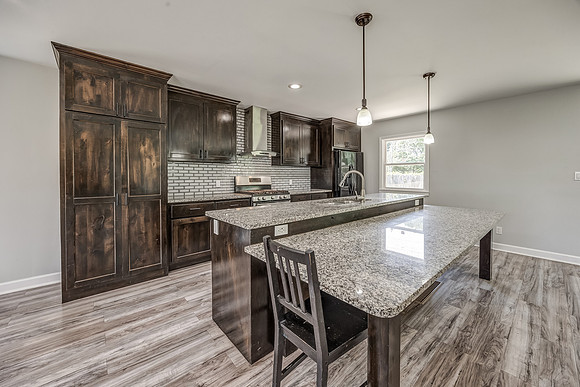 5624LocustAve-13