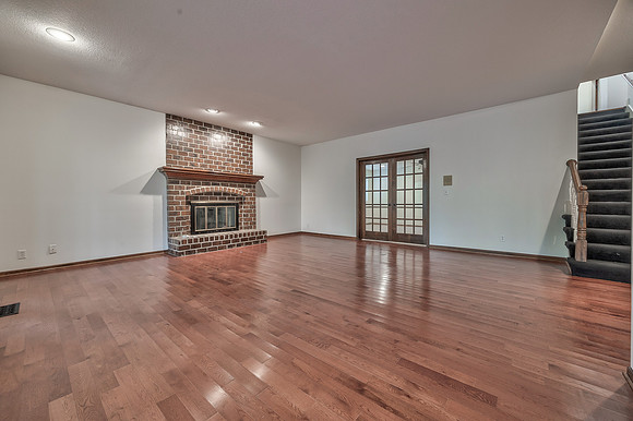 12452LindenST-34