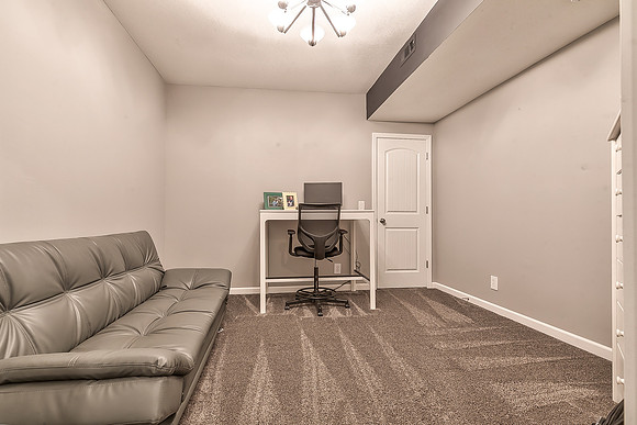 6801MillbrookSt-56