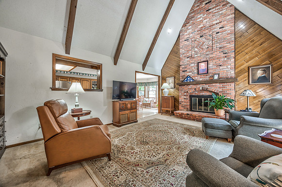 5607WestgateST-16