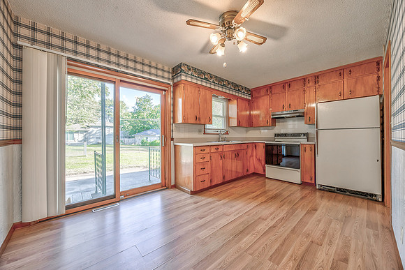 8006E89ST-5