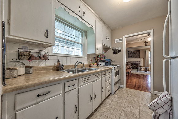 6810HawthorneAve-19