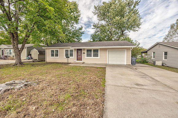 737NWoodlandST-1