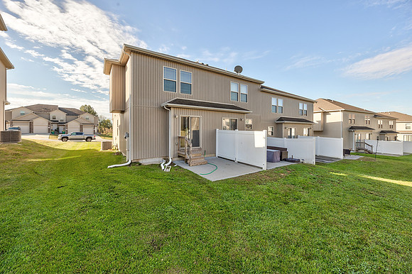 10536ClubhouseDR-27