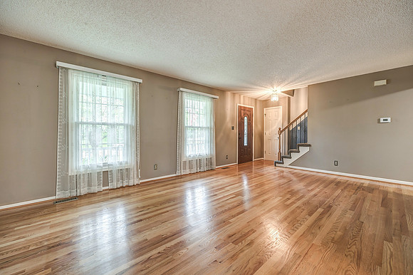 325MeadowLN-6