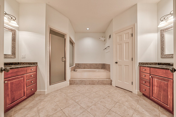 12452LindenST-28