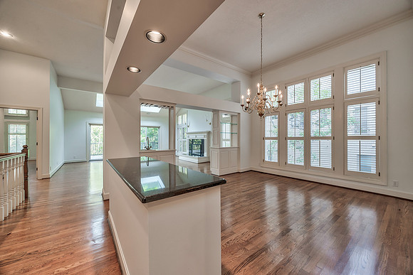 12452LindenST-21