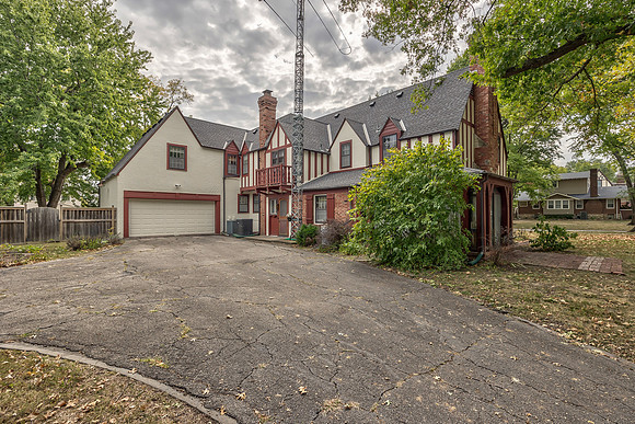 321WThirdSt-5