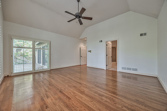 12452LindenST-27