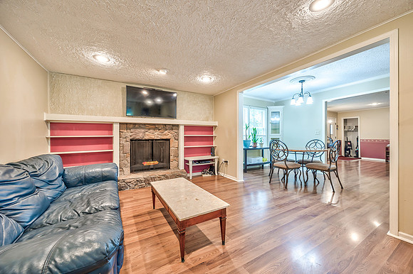14017StillwellRD-24