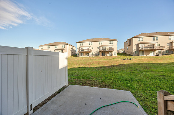 10536ClubhouseDR-25