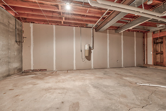 12452LindenST-41