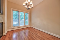 12452LindenST-12