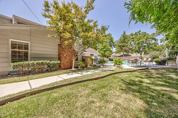 9853RosewoodDR-12