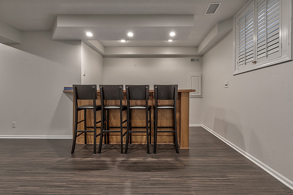 13115LarsenSt-33