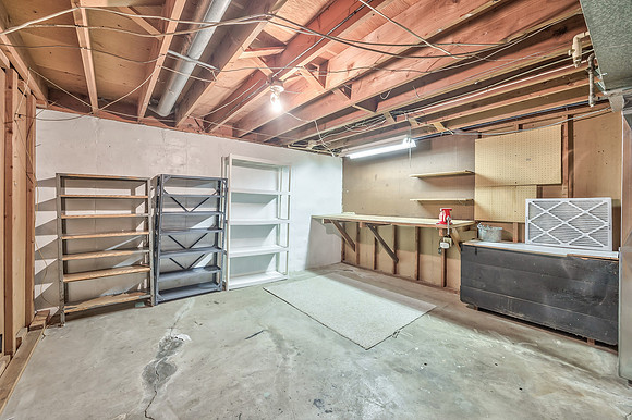9010WesternHillsDr-28
