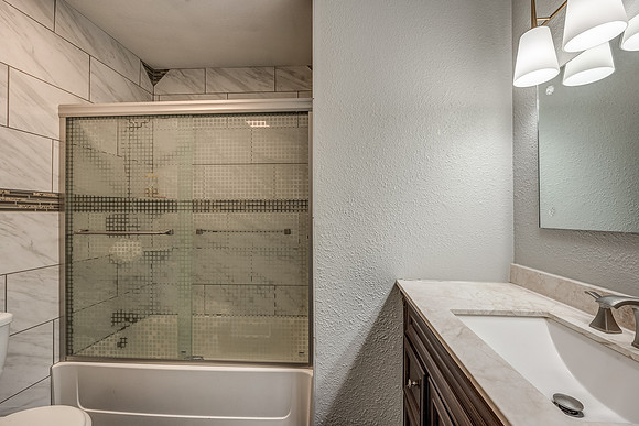 5624LocustAve-4