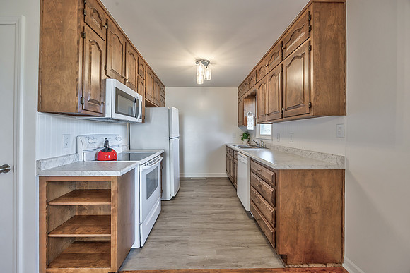 9010WesternHillsDr-19