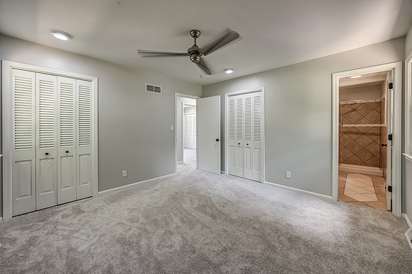 5624LocustAve-7