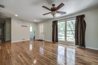 1300NLeeviewDR-4